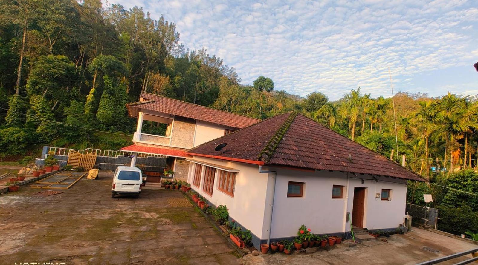 Coorg Divine Spark Home Stay Suntikoppa المظهر الخارجي الصورة